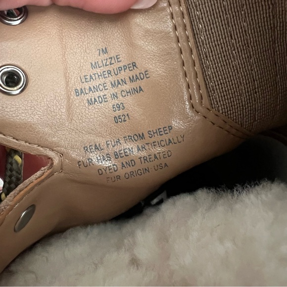 Marc Fisher Mlizzie Lace Up Lug Sole Sherpa Leather boots women’s shoe size 7 - Picture 9 of 9